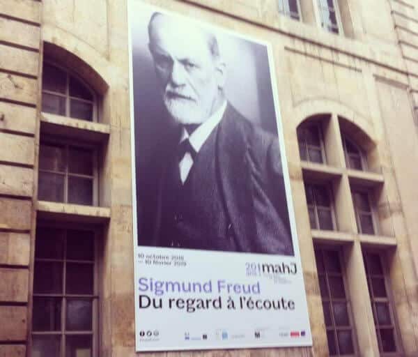 Fragments de l&rsquo;exposition « Sigmund Freud : Du regard à l&rsquo;écoute »